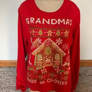 Vintage GRANDM’S NEVER RUN OUT OF HUGS OR COOKIES Sweatshirt